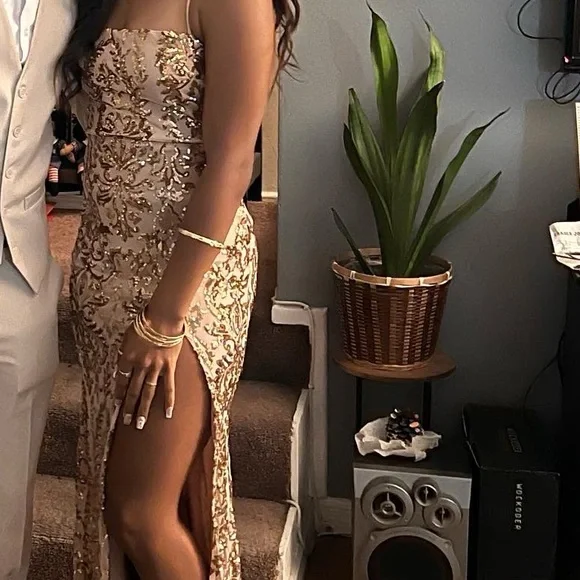 Windsor | Dresses | Cream Prom Dress | Poshmark